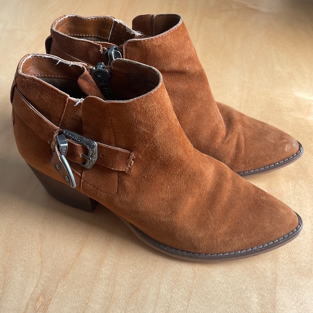 STEVE MADDEN Cassie Suede Western Booties size 8